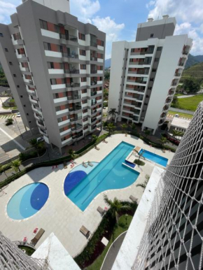 Apartamento no 9° andar com piscina